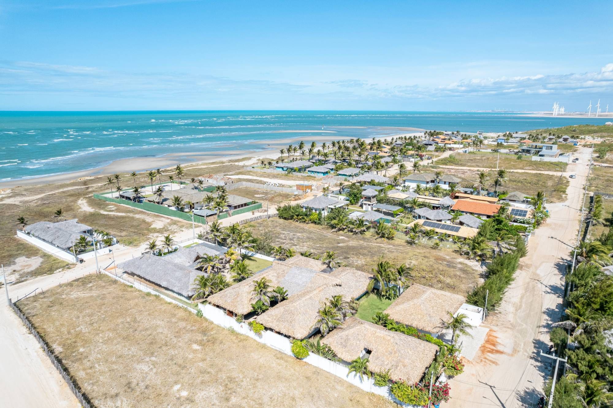 Vue aérienne de la OLK House et de la plage de Pontal de Maceió